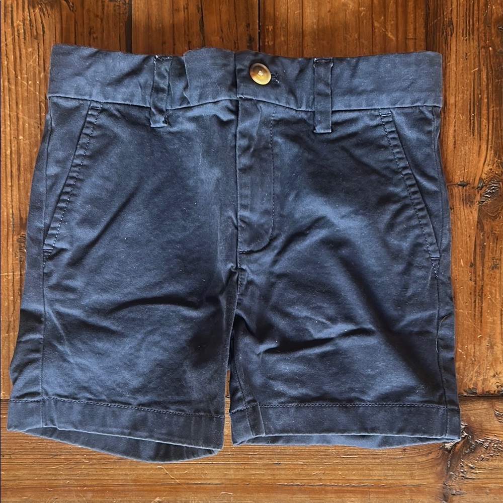 Boys vineyard vines navy shorts Size 4T